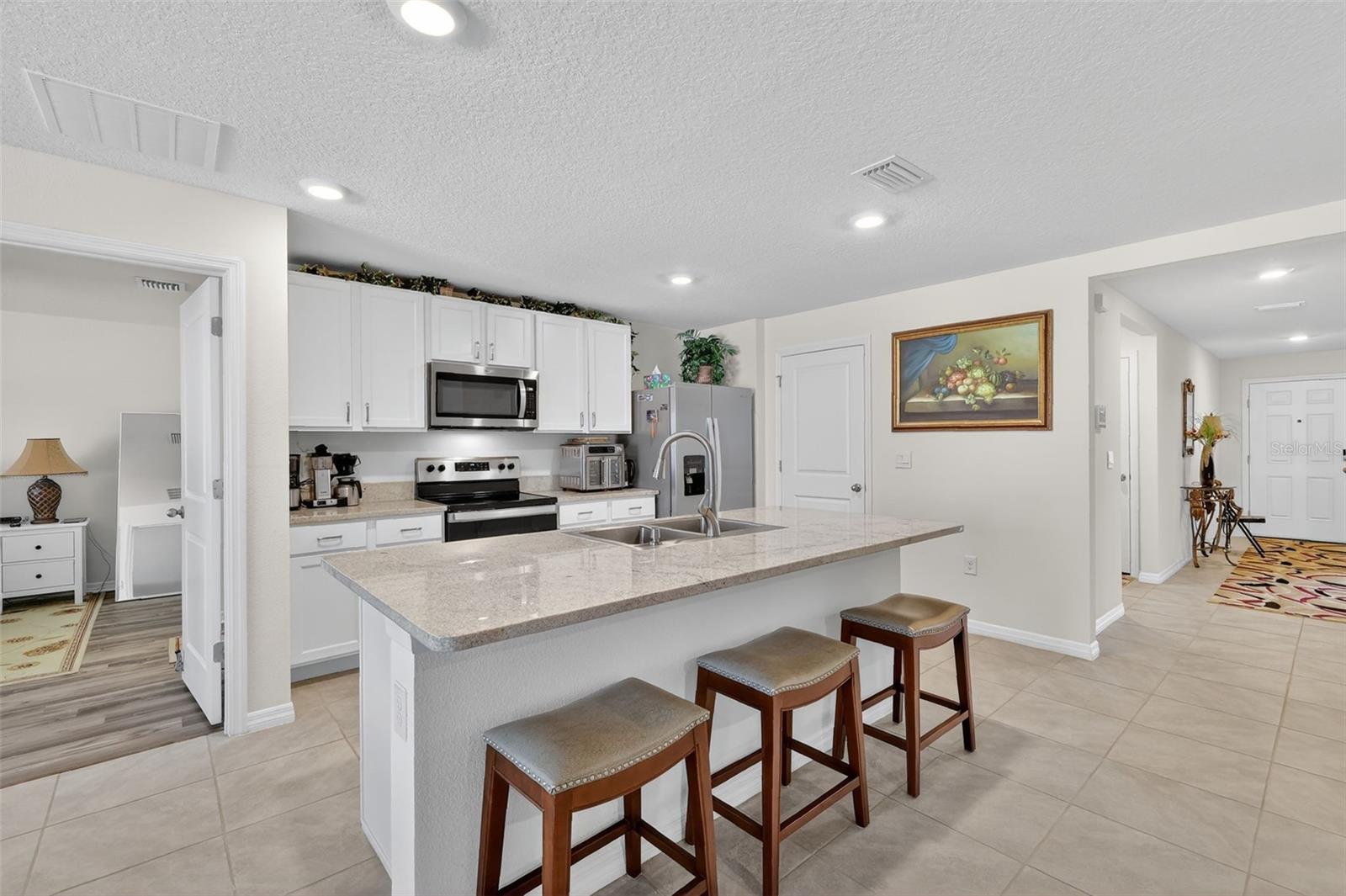 TRIUMPH SOUTH PH 1 - Residential