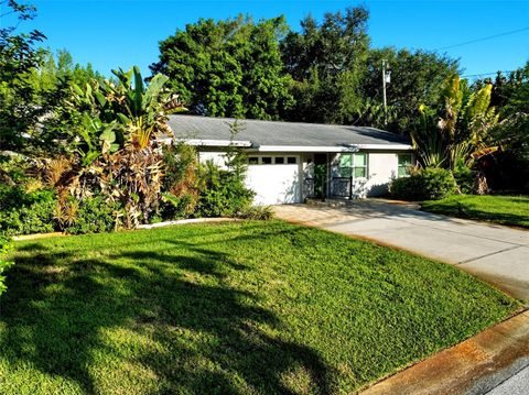 Photo of 2310 29th Street N, St Petersburg, FL 33713 (MLS # TB8523900)