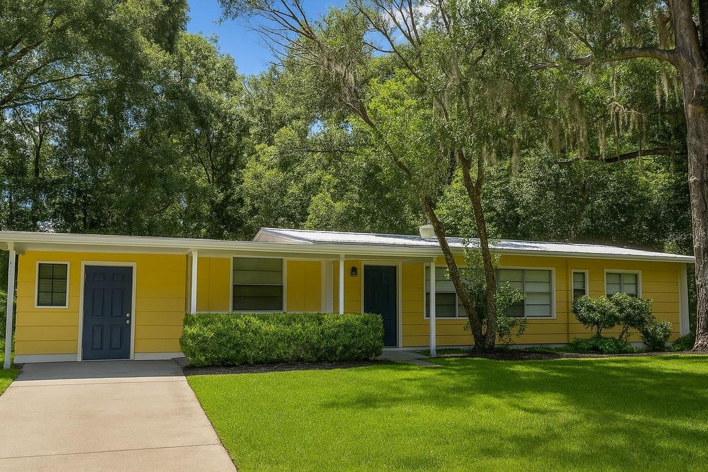 Photo of 610 NW 36th Drive, Gainesville, FL 32607 (MLS # GC532616)