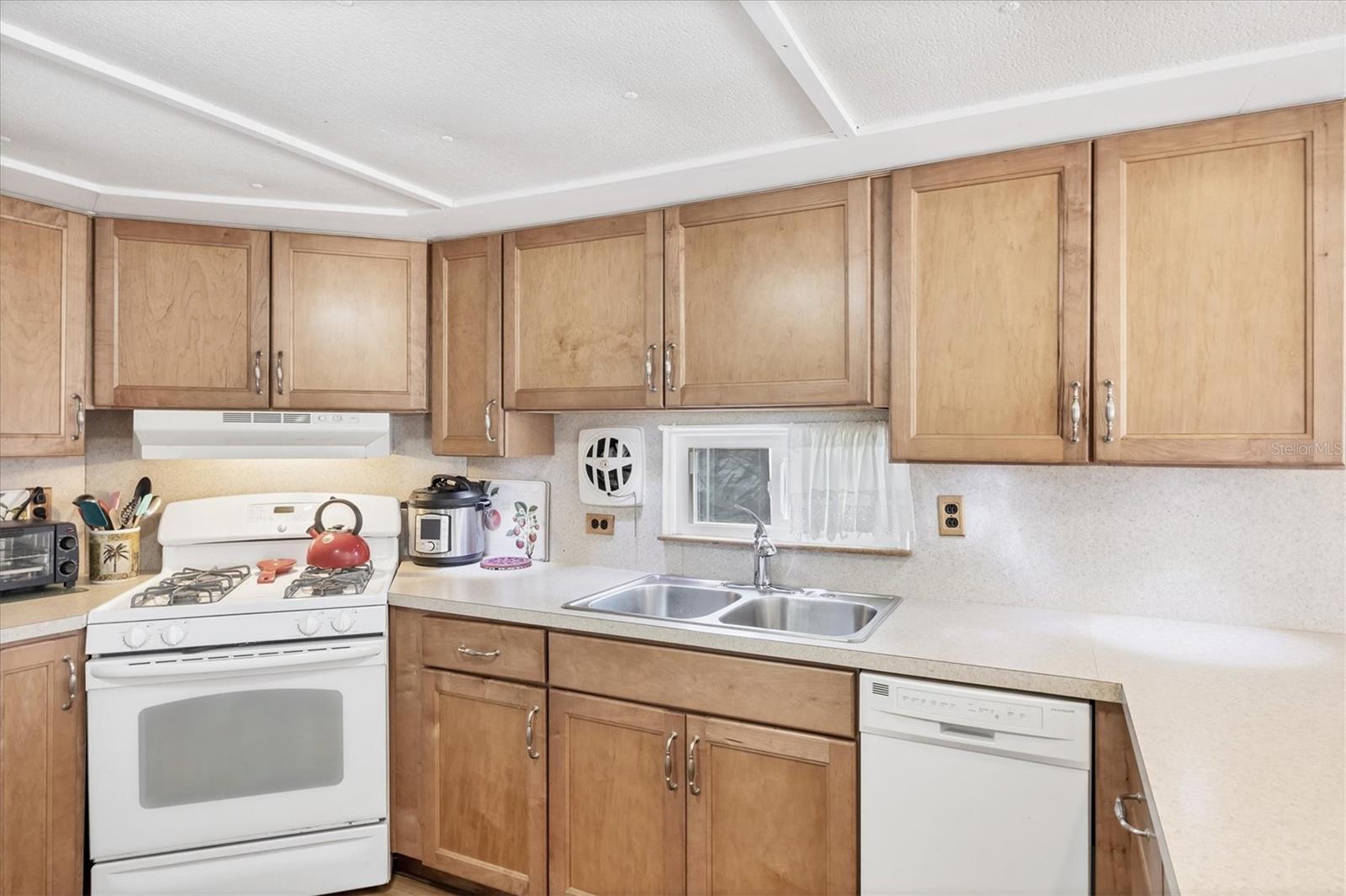 PARADISE BAY ESTATES CO-OP - Residential