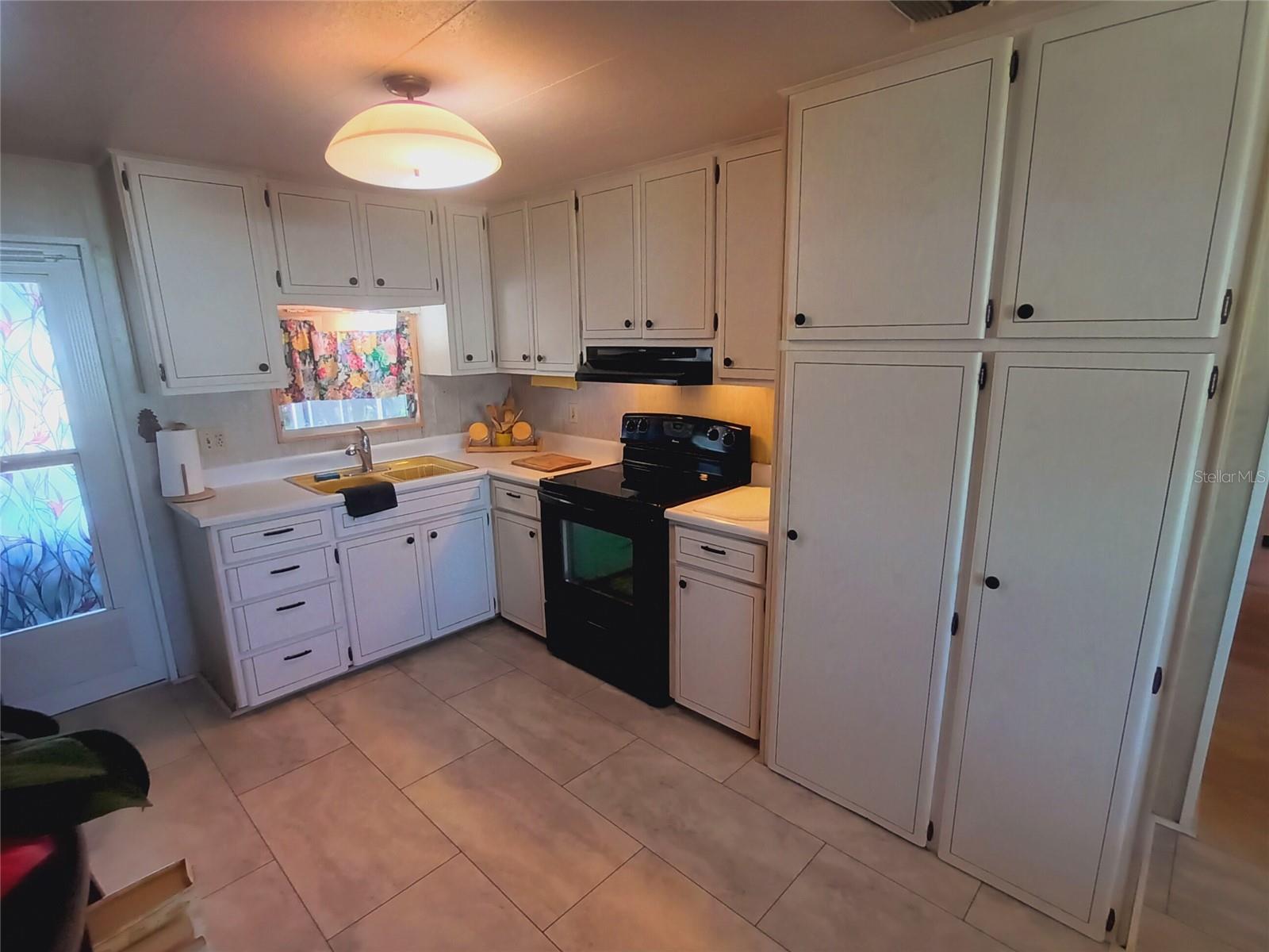 TRI-PAR ESTATES - Residential