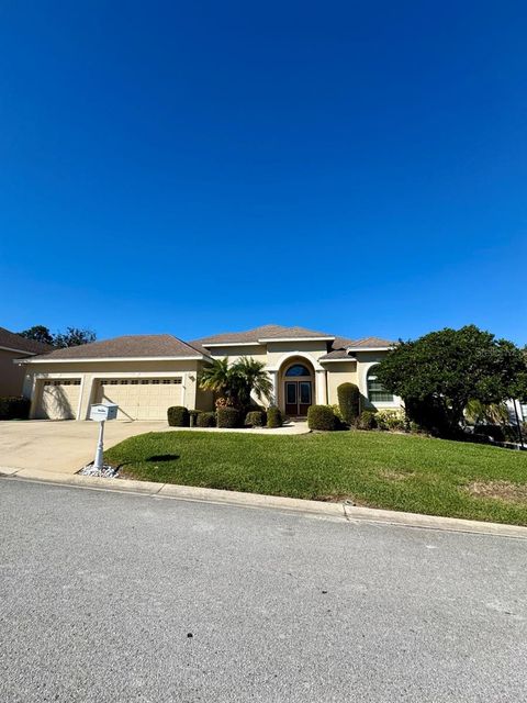 A home in LAKELAND