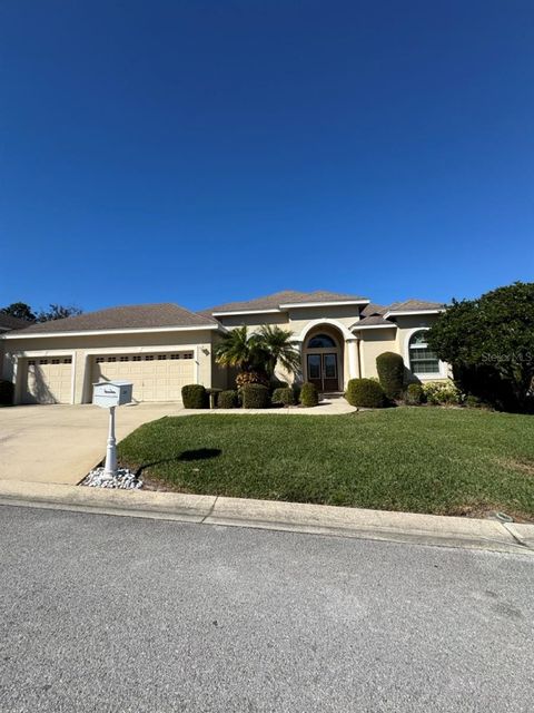 A home in LAKELAND