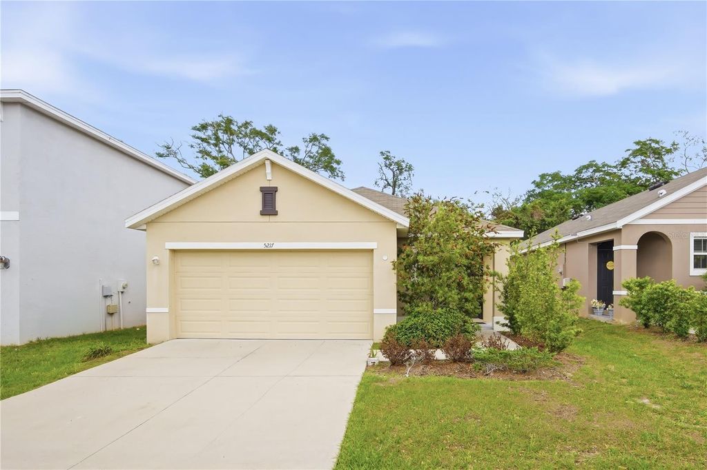 Photo of 5217 Hillside Meadow Place, Tampa, FL 33610 (MLS # TB8497556)