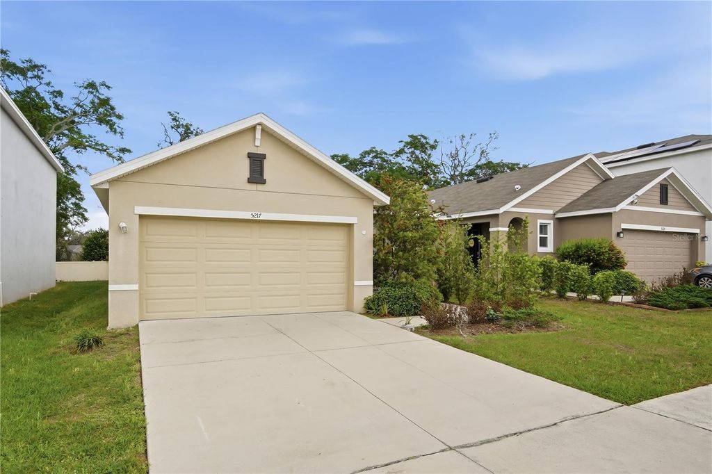 Photo of 5217 Hillside Meadow Place, Tampa, FL 33610 (MLS # TB8497556)