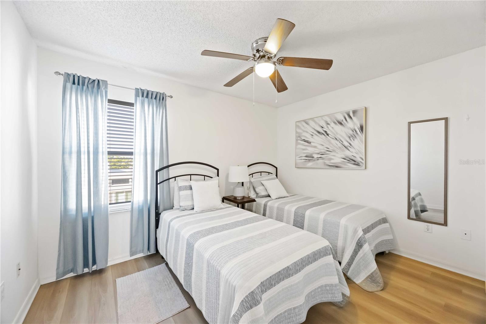 SANDY POINTE II - Residential