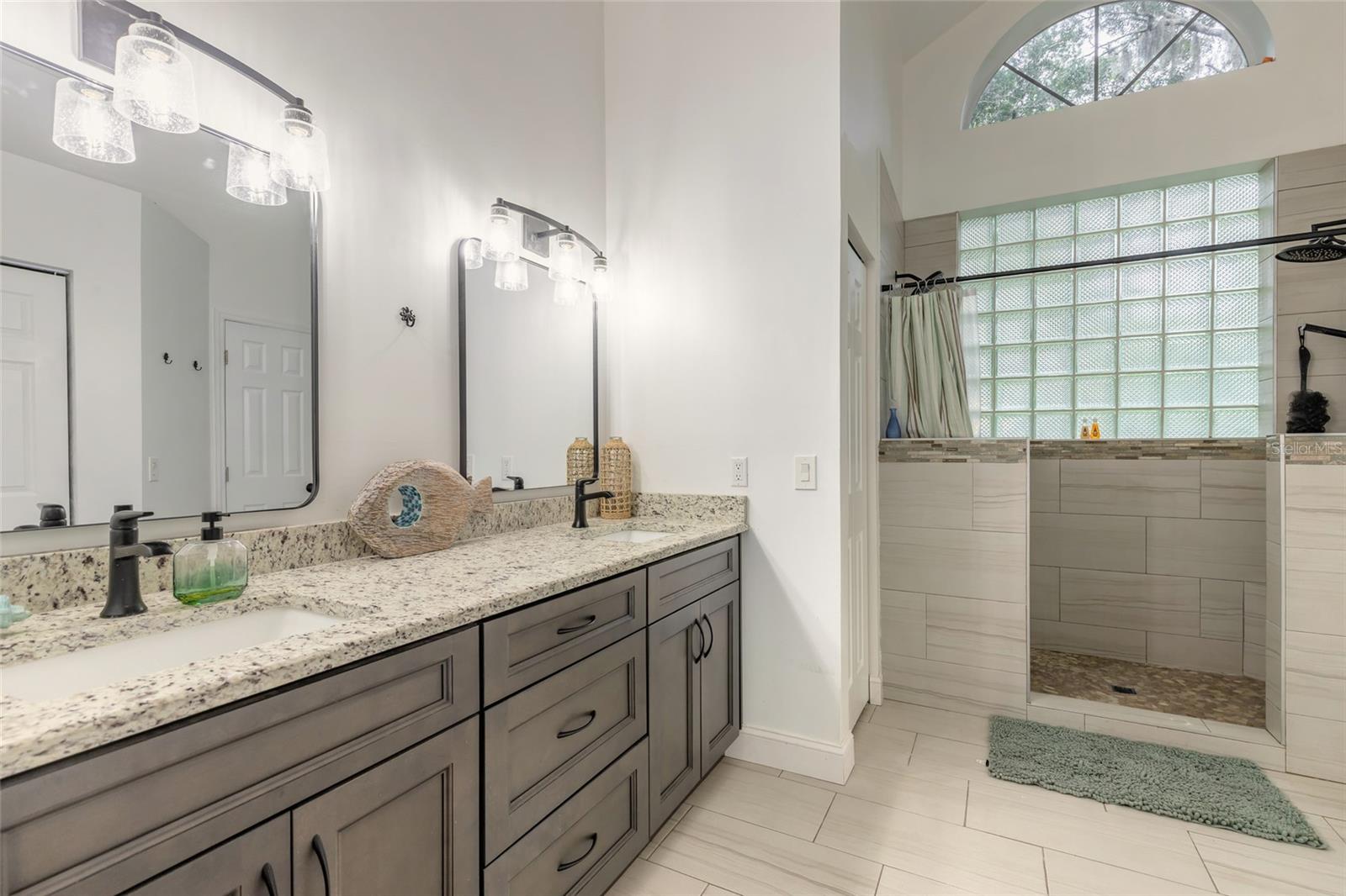 817 BAYRIDGE LANE LANE