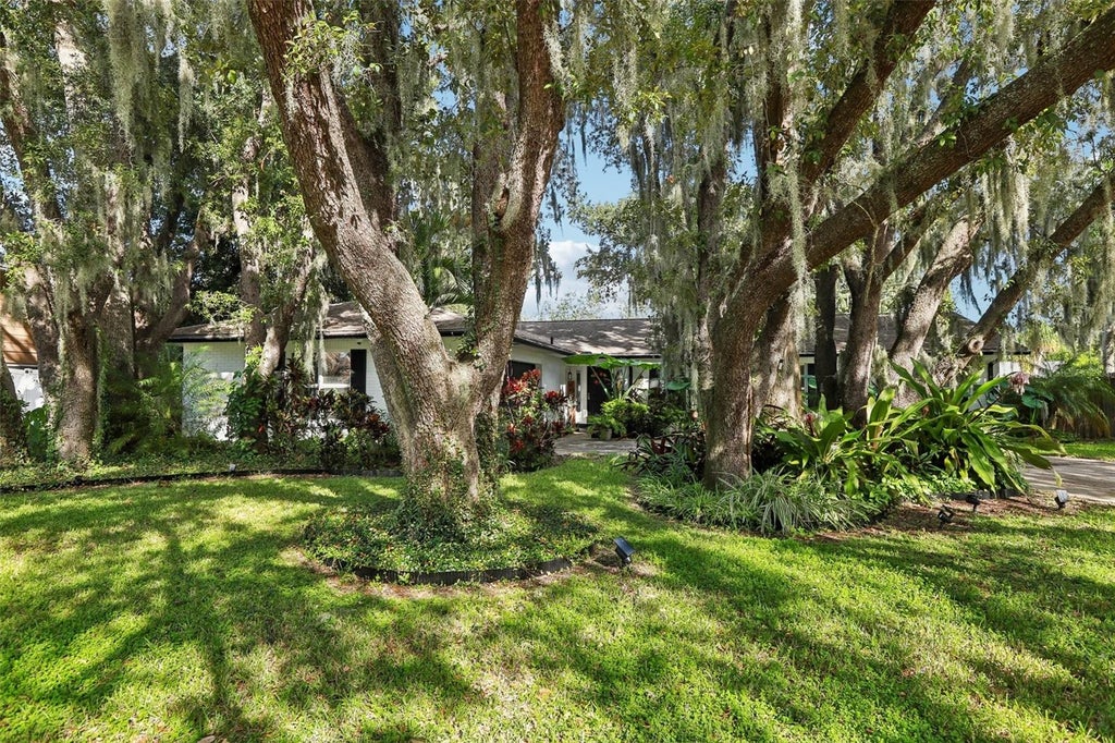 Photo of 2311 Green Lawn Street, Brandon, FL 33511 (MLS # TB8560636)