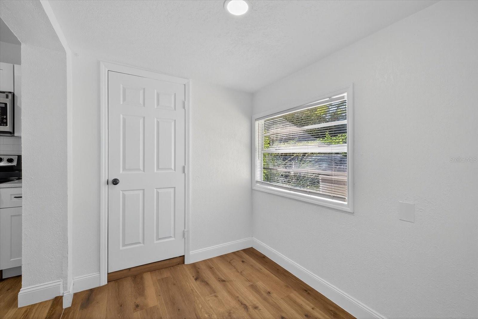 MEADOWLAWN - Residential Lease