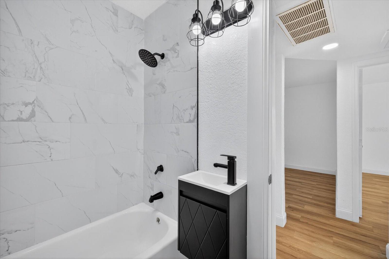 MEADOWLAWN - Residential Lease