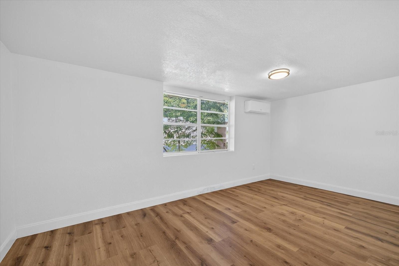 MEADOWLAWN - Residential Lease