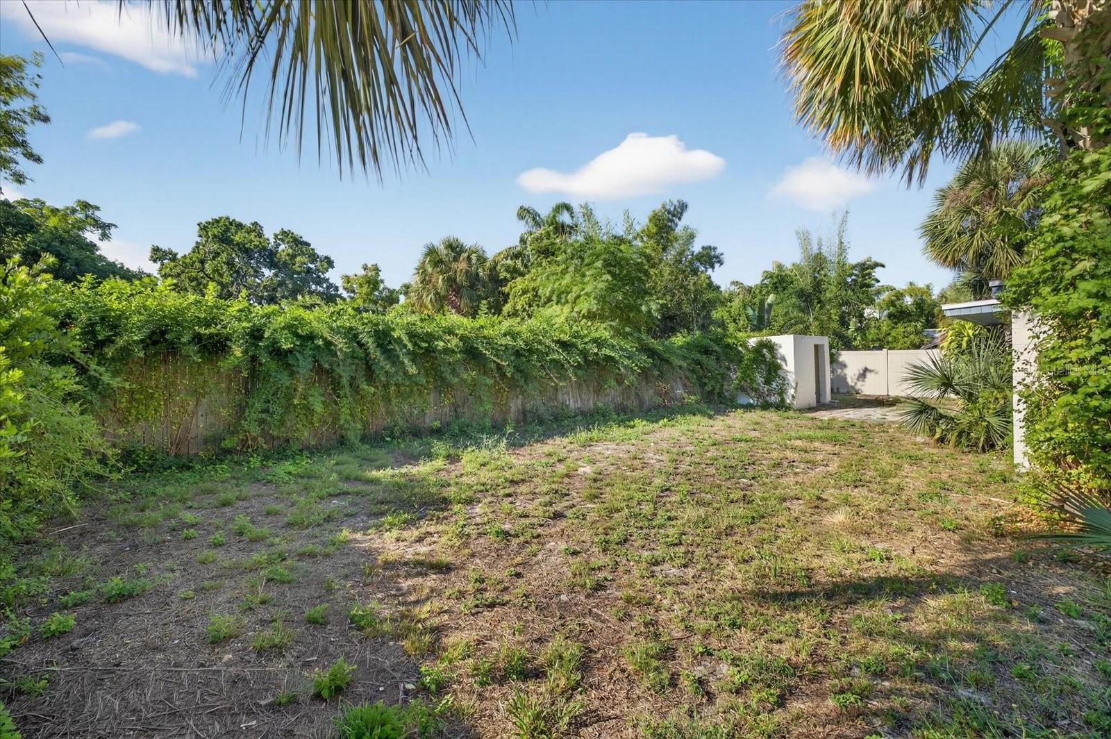 MEADOWLAWN - Residential Lease