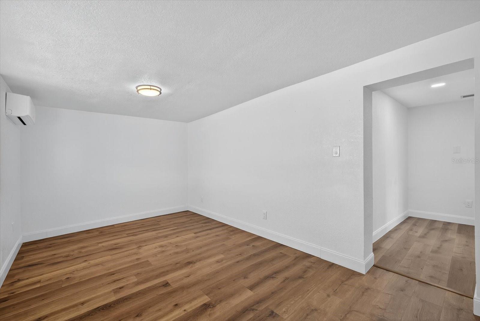 MEADOWLAWN - Residential Lease