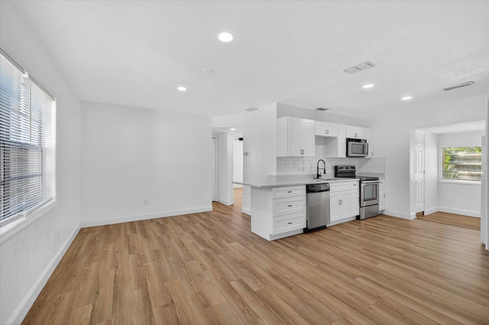 MEADOWLAWN - Residential Lease