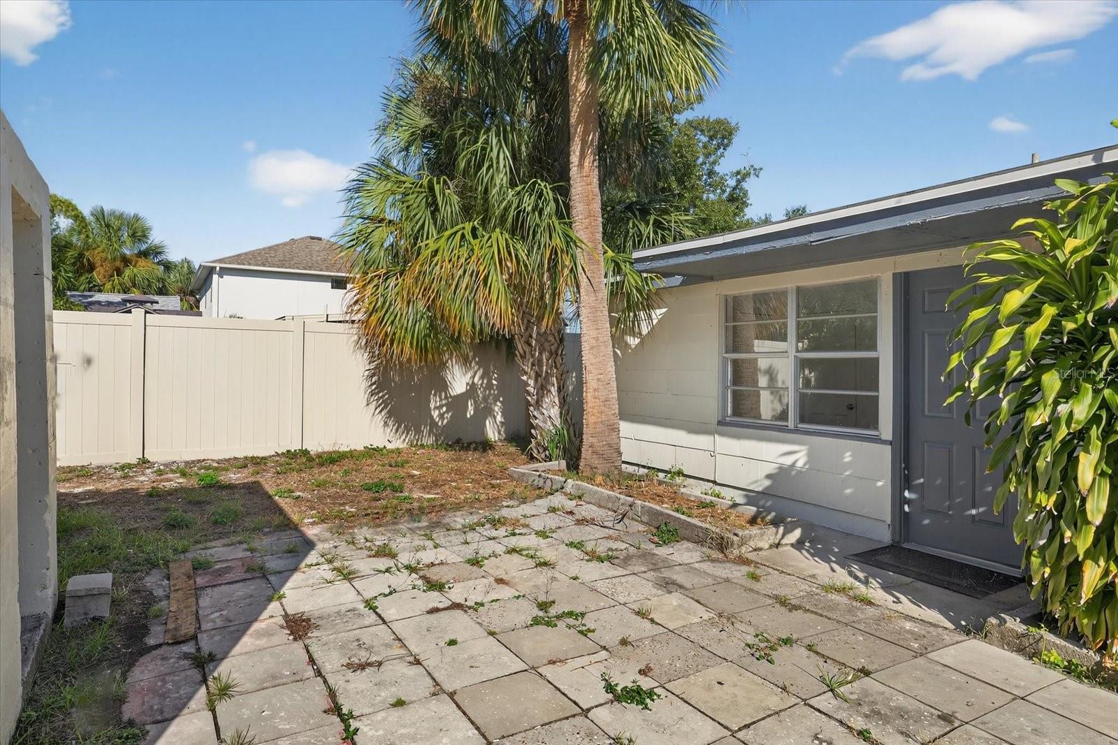 MEADOWLAWN - Residential Lease