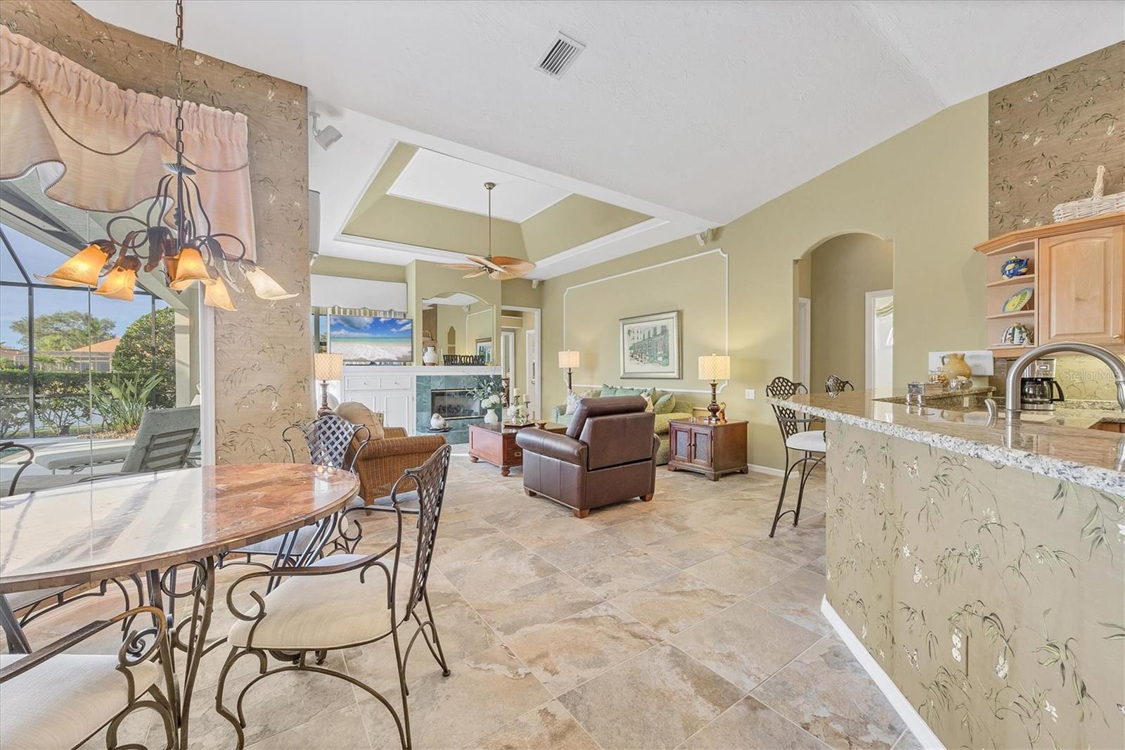 UNIVERSITY PARK COUNTRY CLUB - Residential