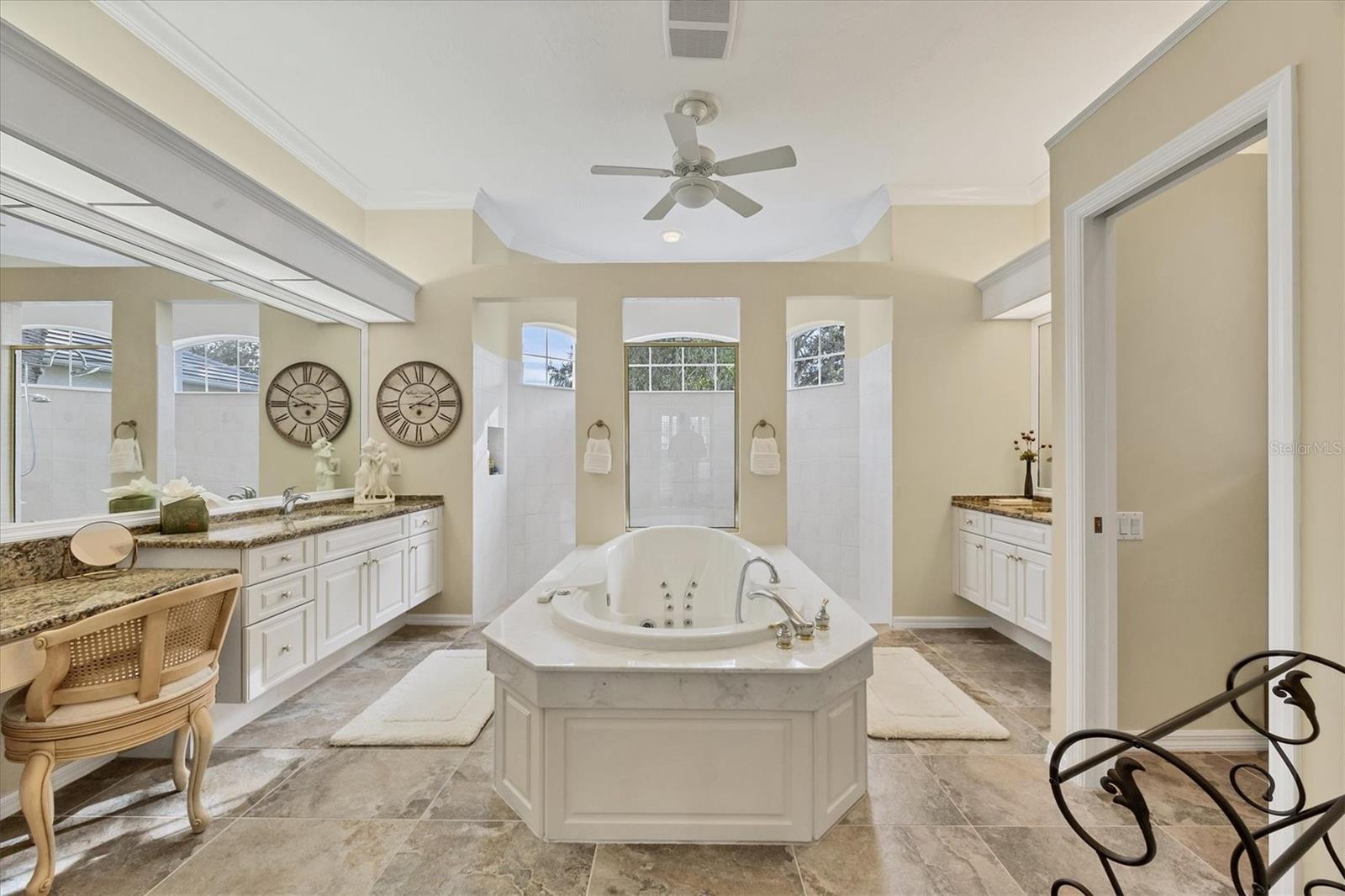 UNIVERSITY PARK COUNTRY CLUB - Residential