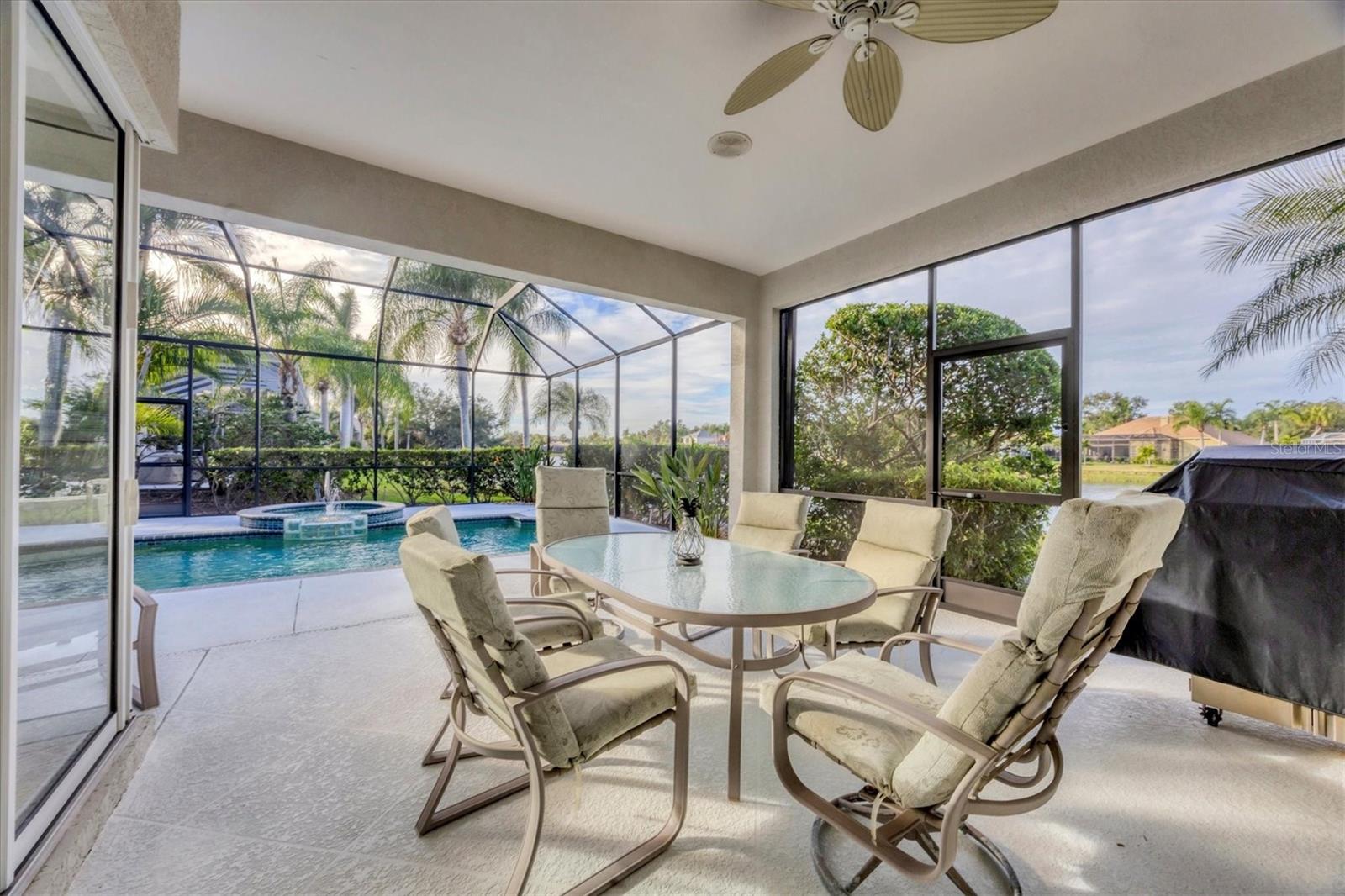 UNIVERSITY PARK COUNTRY CLUB - Residential