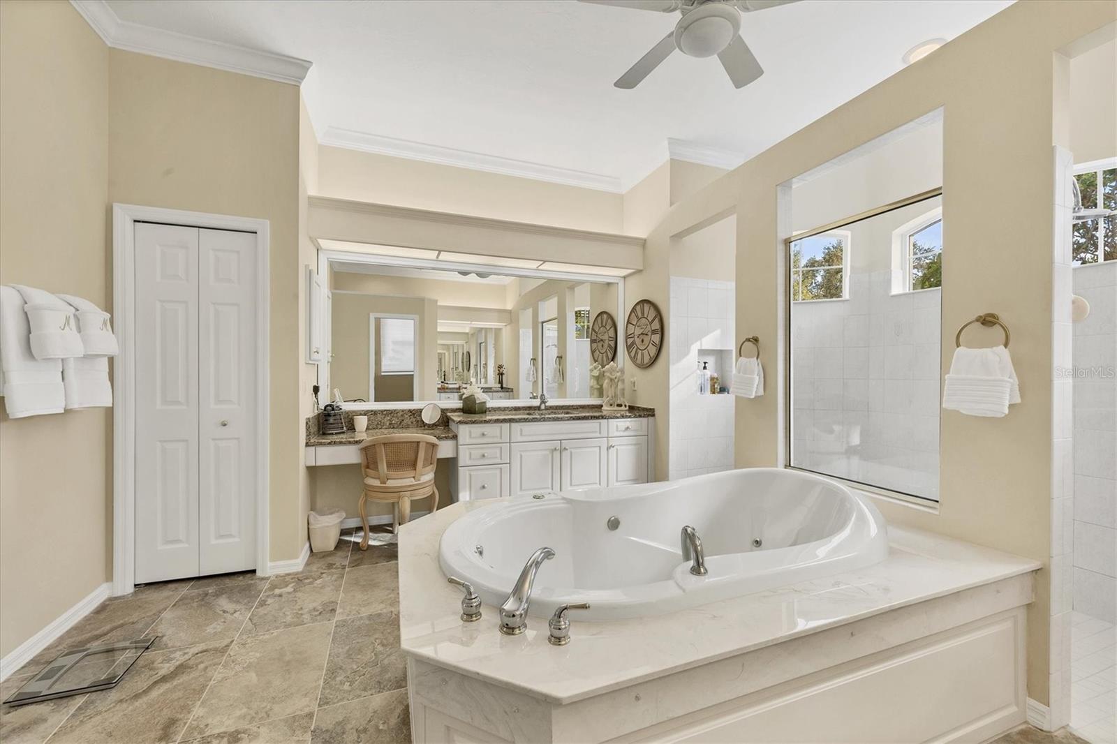 UNIVERSITY PARK COUNTRY CLUB - Residential