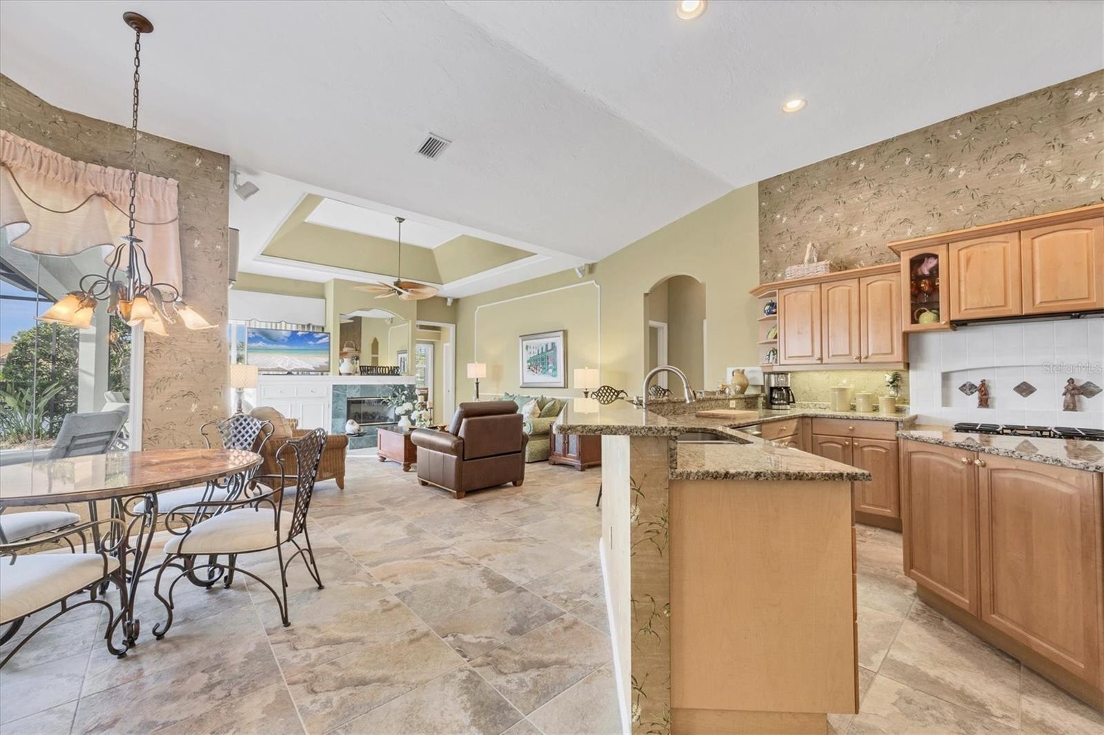 UNIVERSITY PARK COUNTRY CLUB - Residential