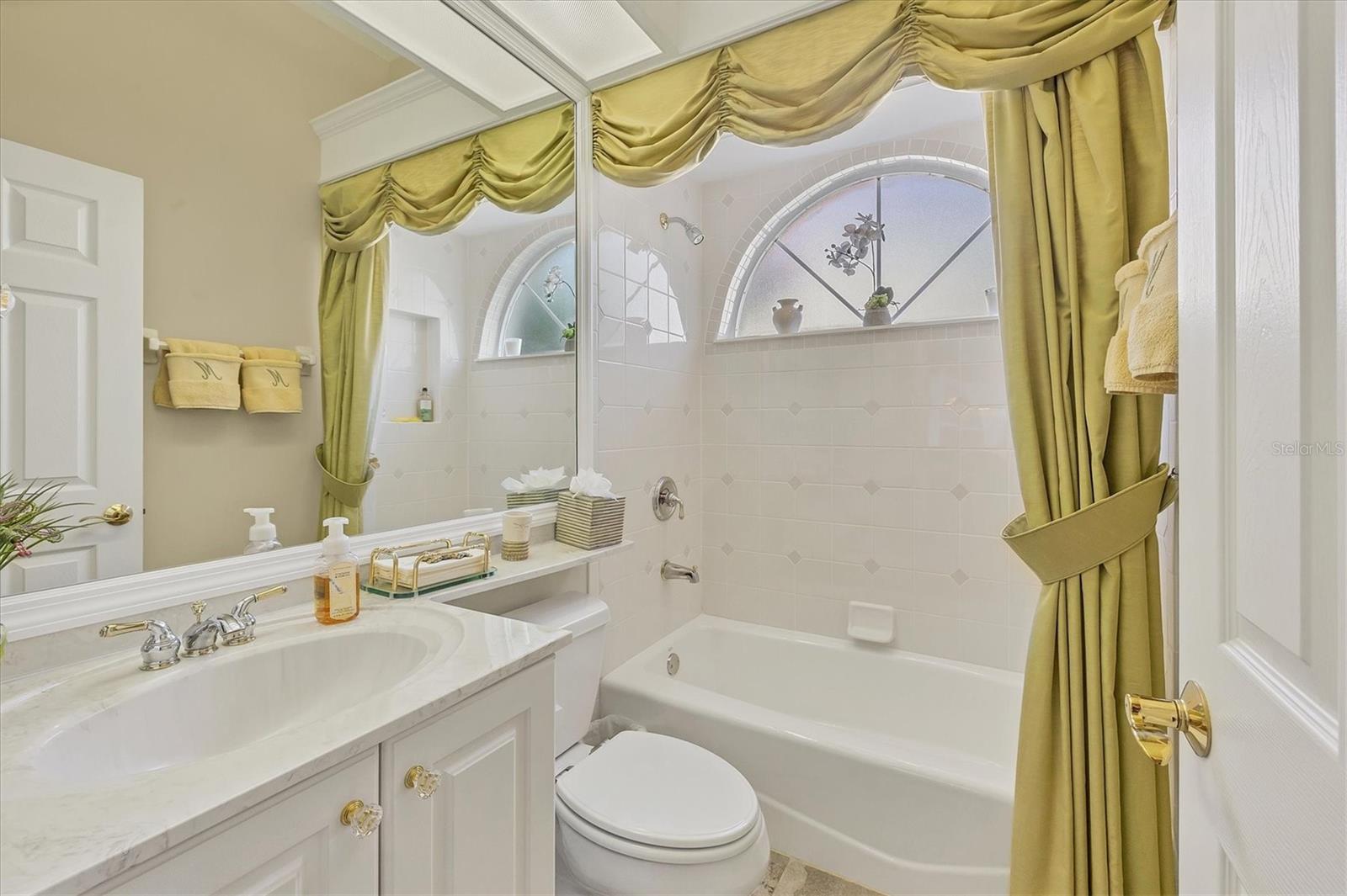 UNIVERSITY PARK COUNTRY CLUB - Residential