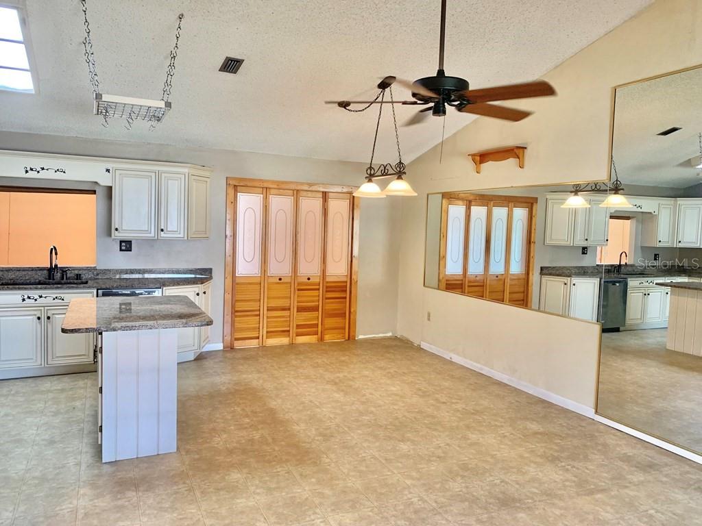 SEVEN SPGS HOMES - Residential