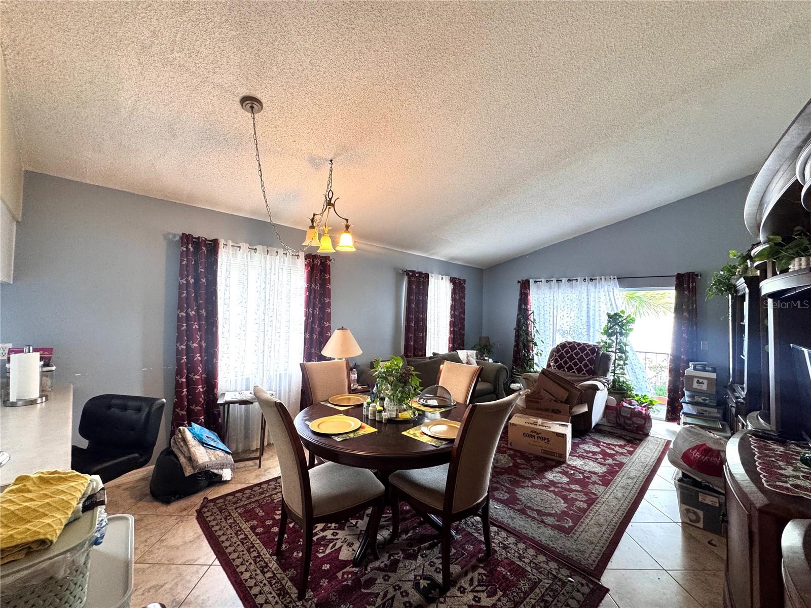 6008 AMBERLY AVENUE F63