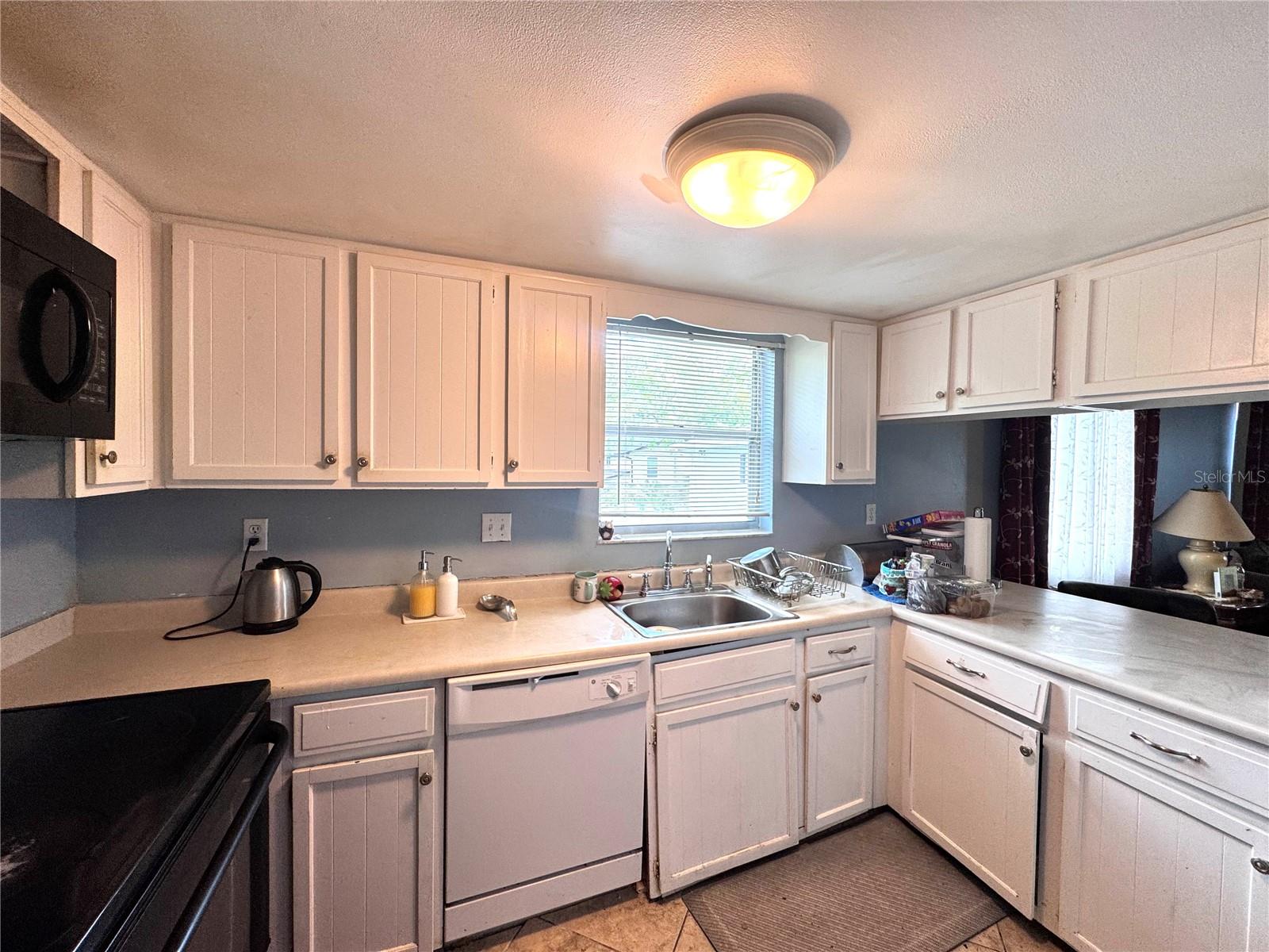 6008 AMBERLY AVENUE F63