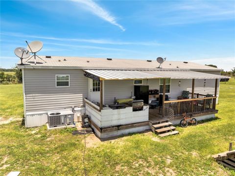 Photo of 15620 SE 165th Court, Weirsdale, FL 32195 (MLS # O6330548)