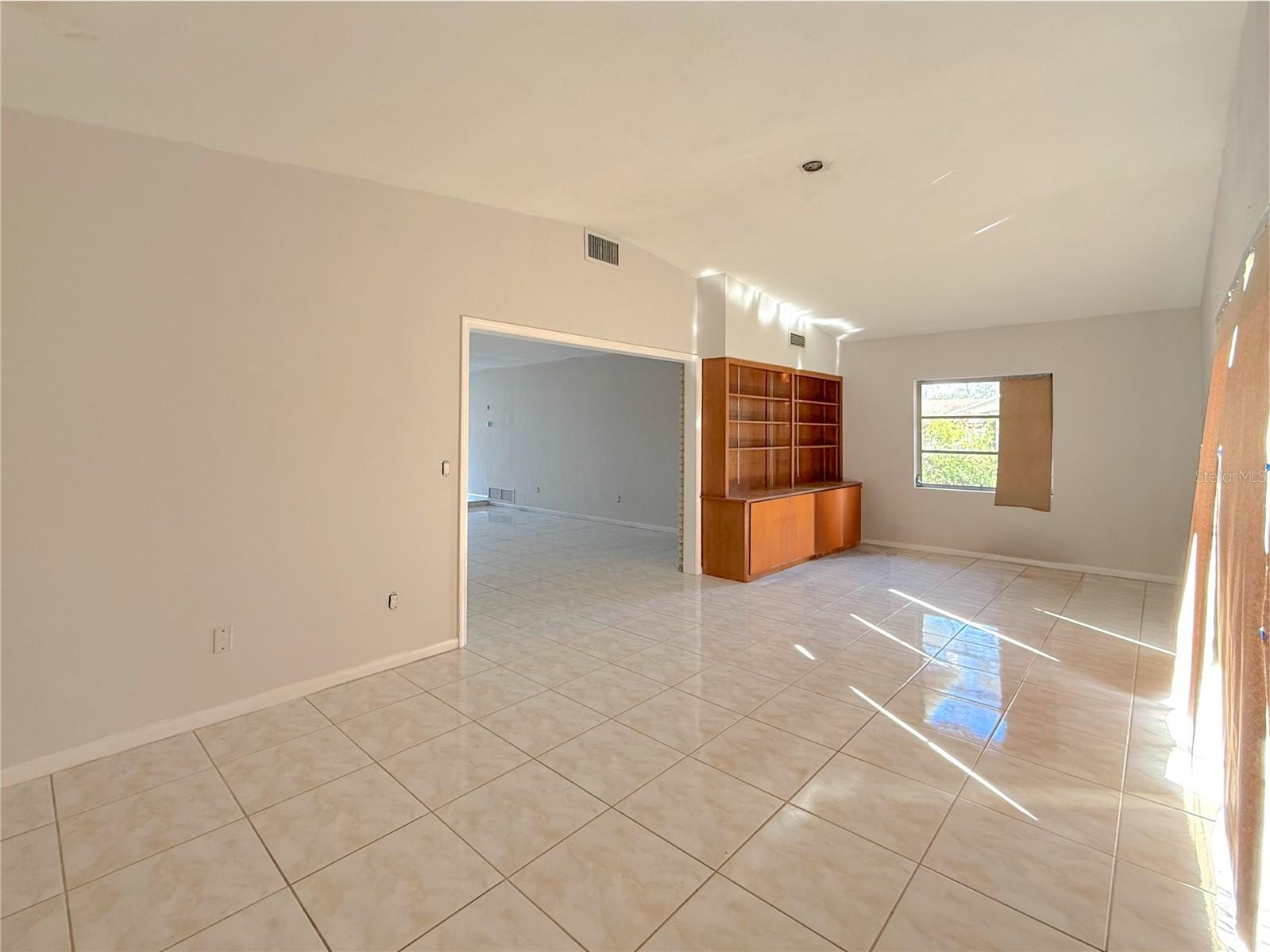 ENGLISH ESTATES UNIT 2 - Residential