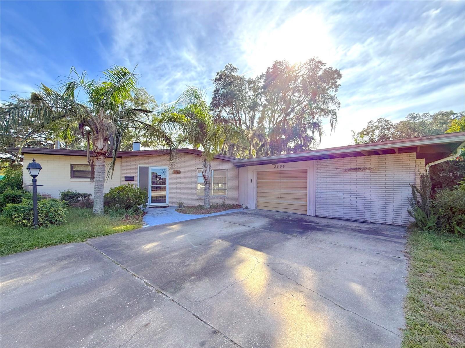 ENGLISH ESTATES UNIT 2 - Residential