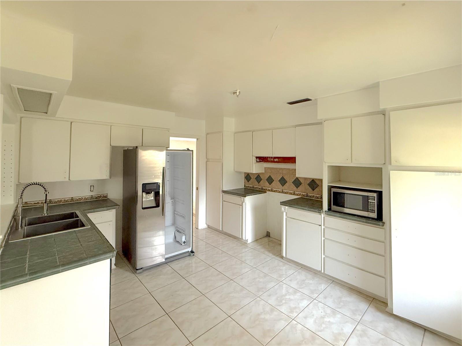 ENGLISH ESTATES UNIT 2 - Residential