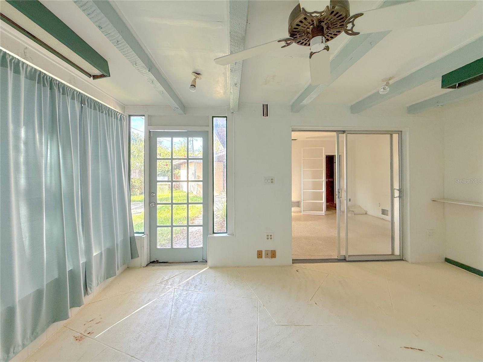 ENGLISH ESTATES UNIT 2 - Residential