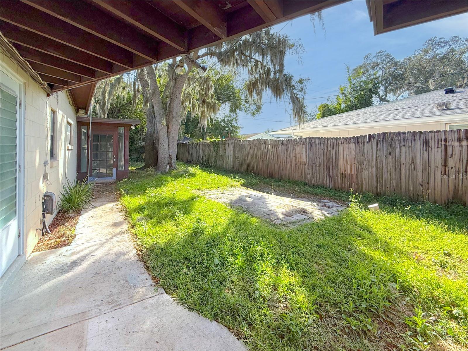 ENGLISH ESTATES UNIT 2 - Residential