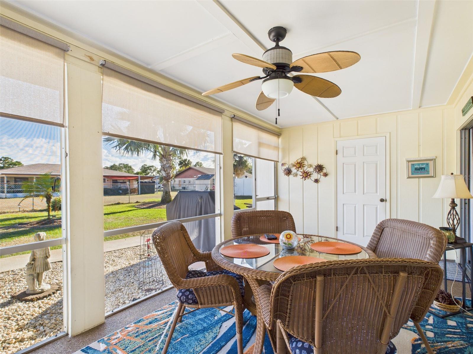 THE CAMPBELL TWNHMS - Residential