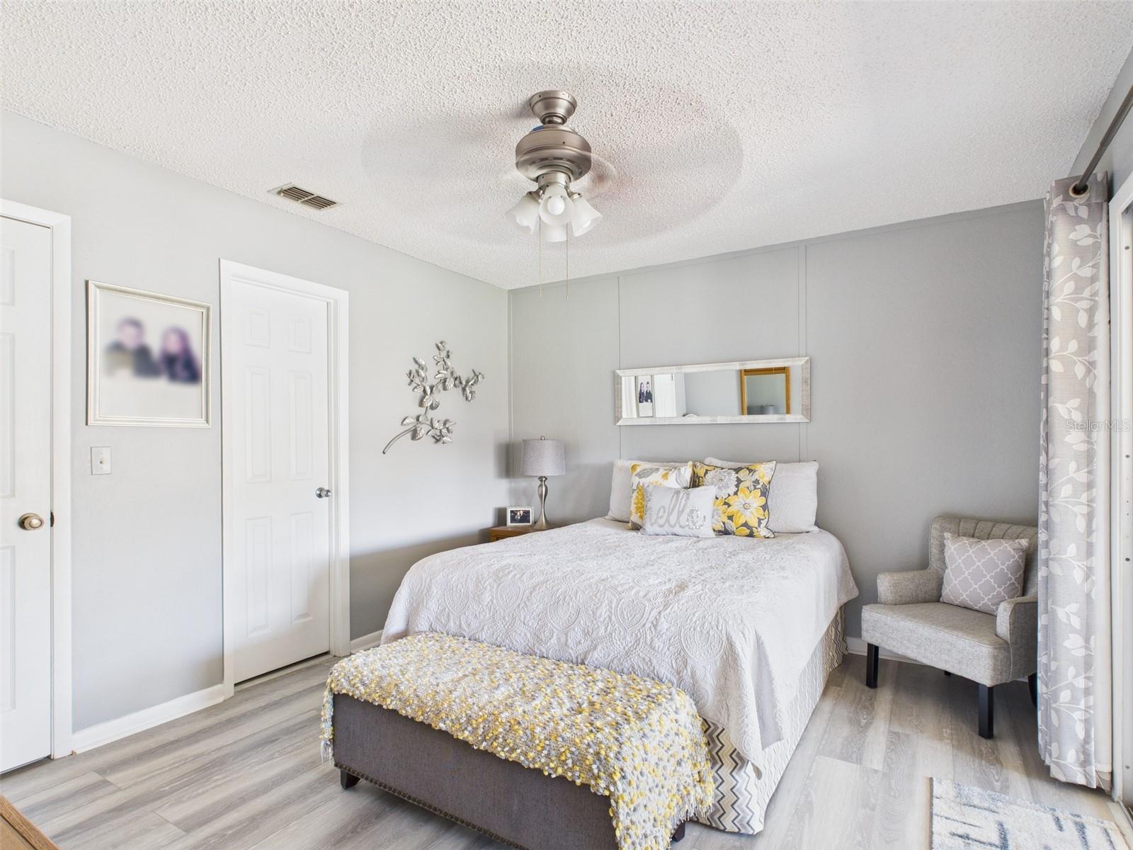 THE CAMPBELL TWNHMS - Residential