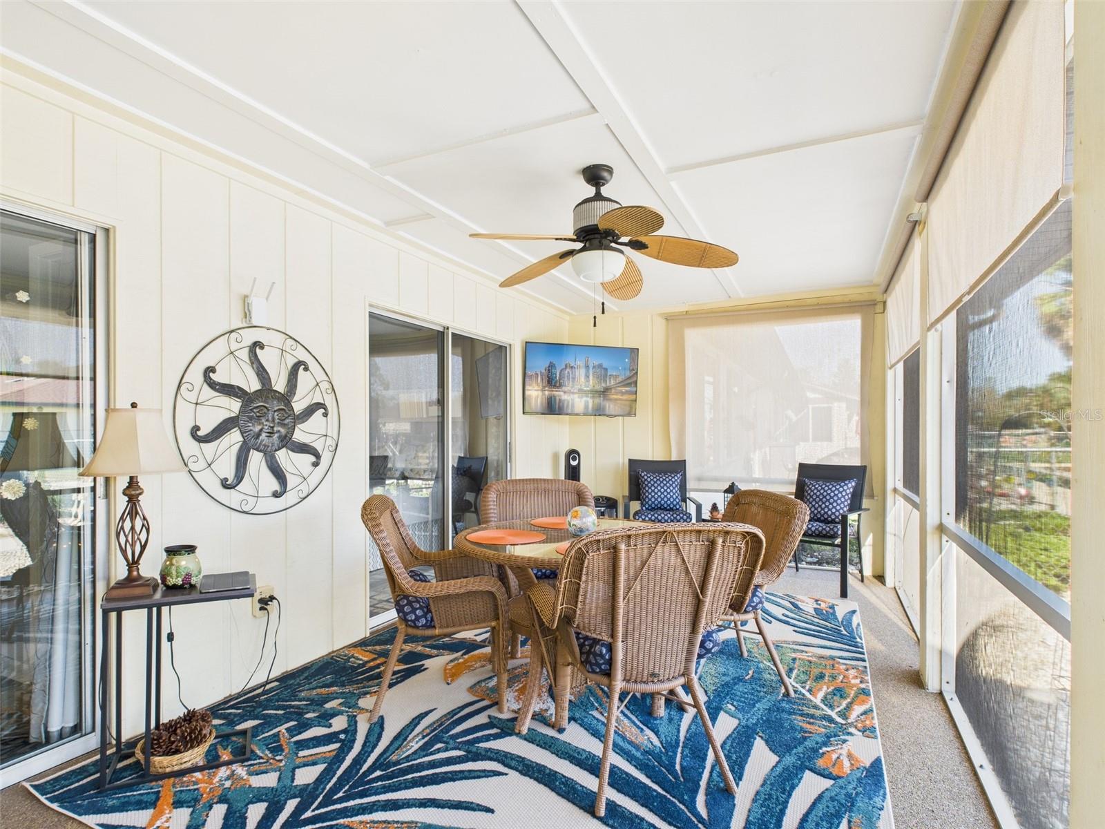 THE CAMPBELL TWNHMS - Residential