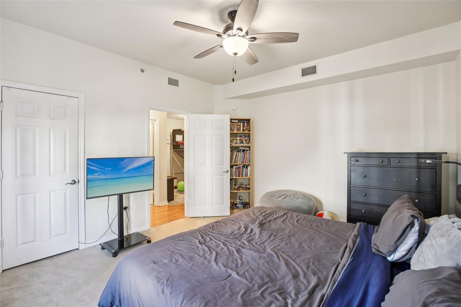 ARLINGTON PARK CONDO - Residential