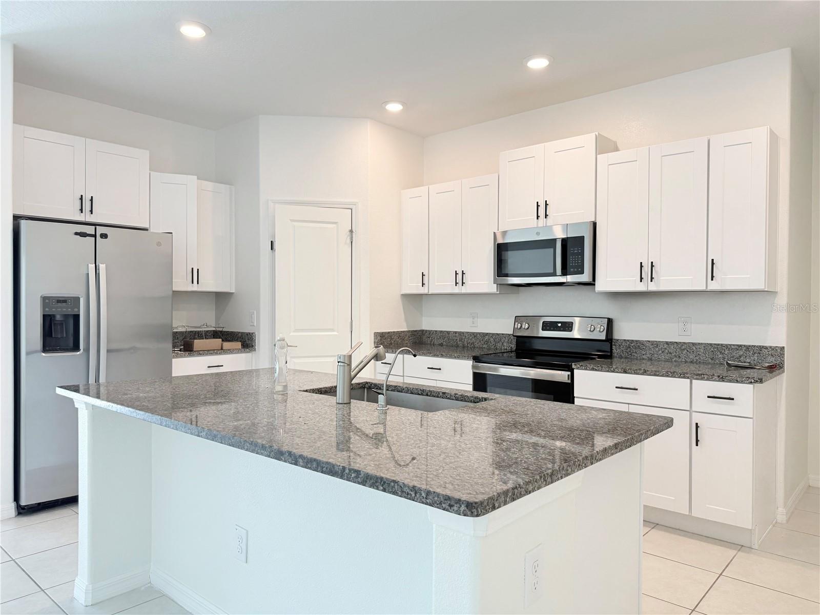 EPPERSON ESTATES - Residential Lease