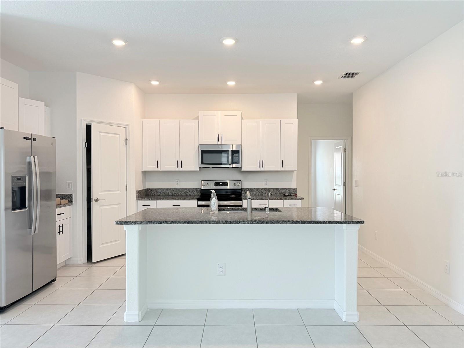 EPPERSON ESTATES - Residential Lease