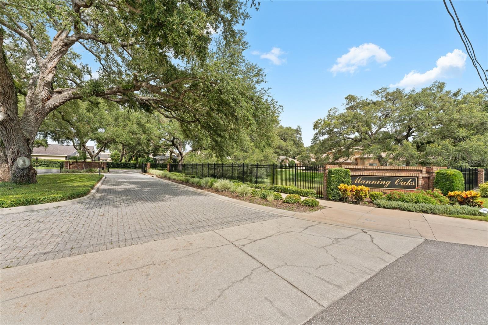 MANNING OAKS - Residential