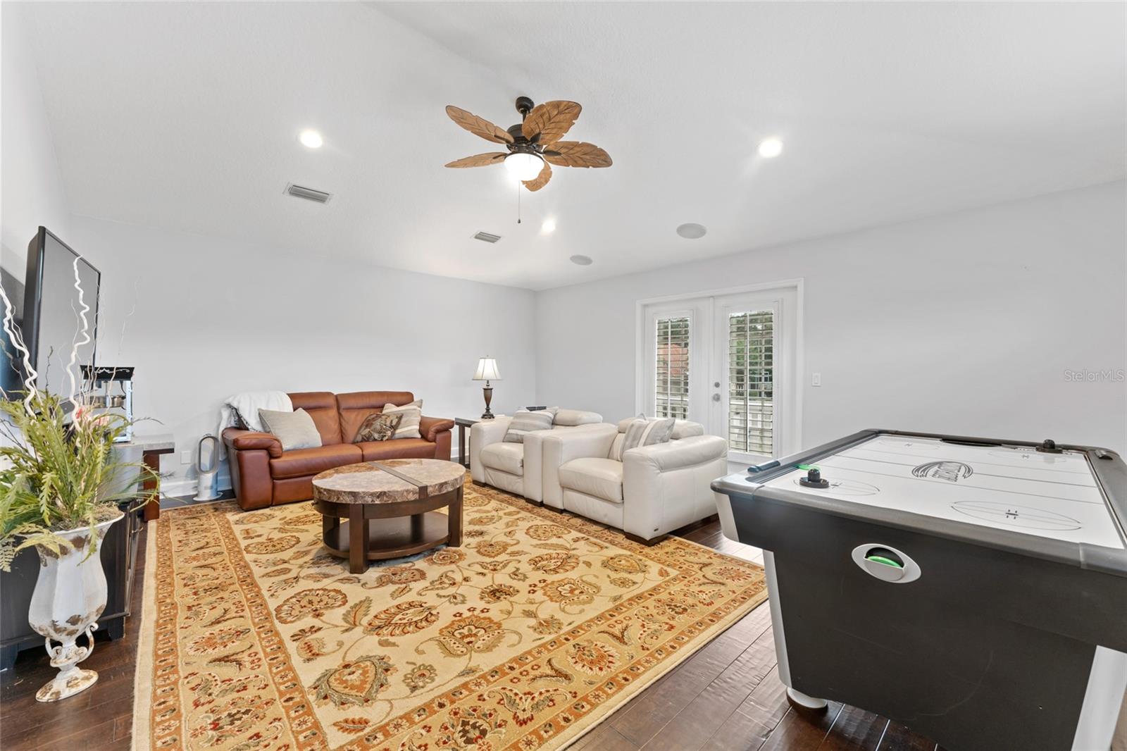 MANNING OAKS - Residential