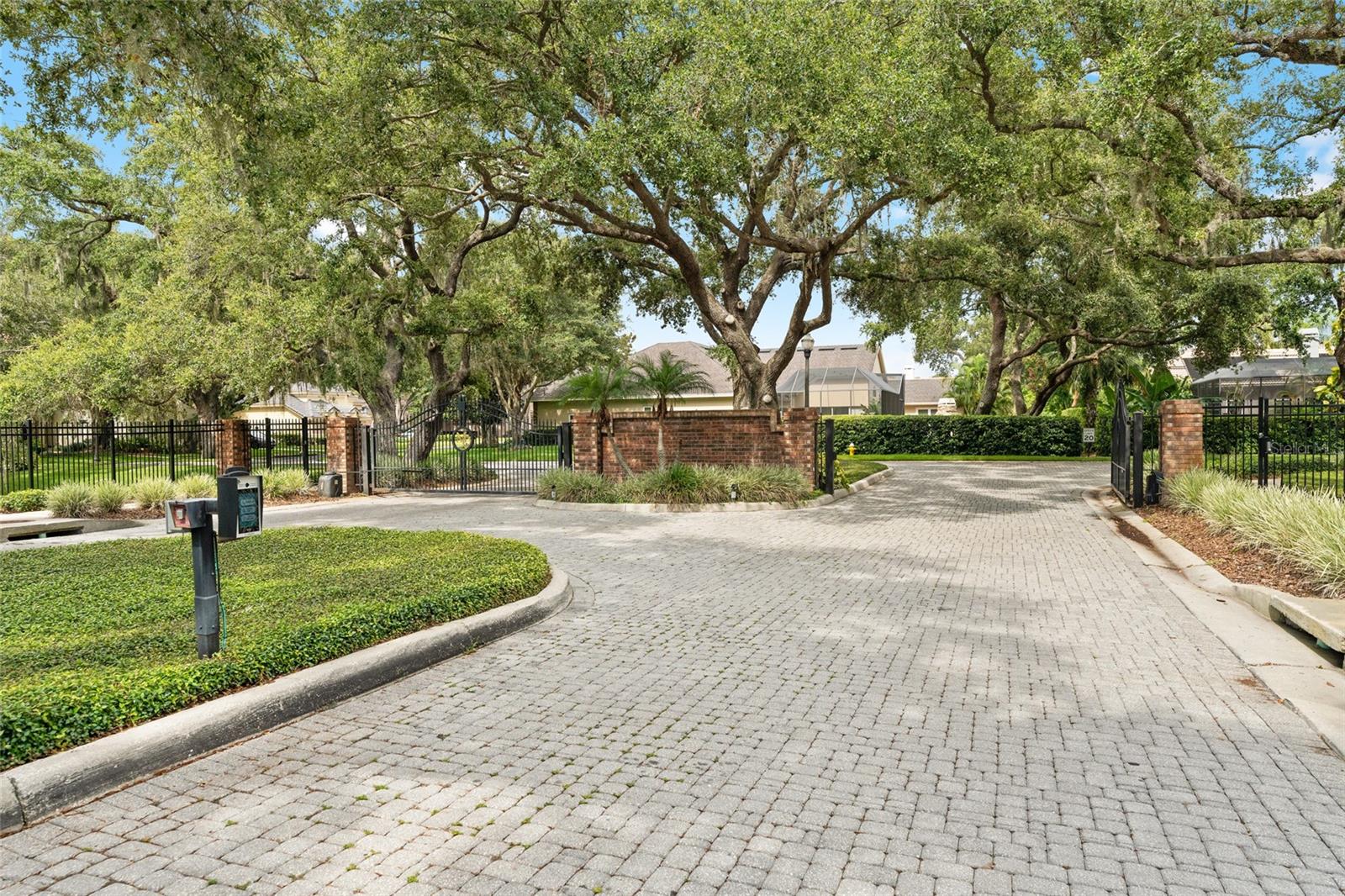 MANNING OAKS - Residential