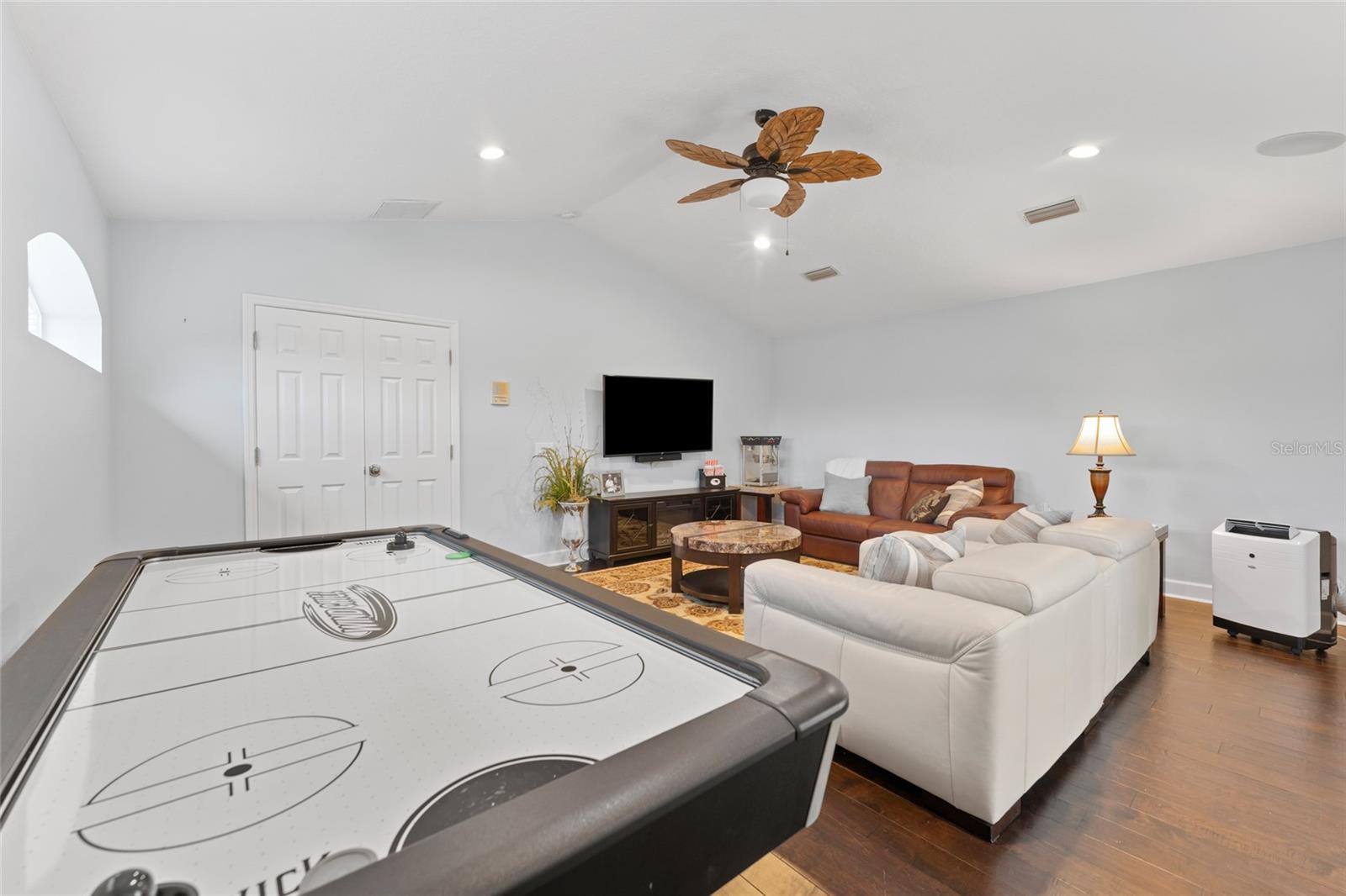 MANNING OAKS - Residential