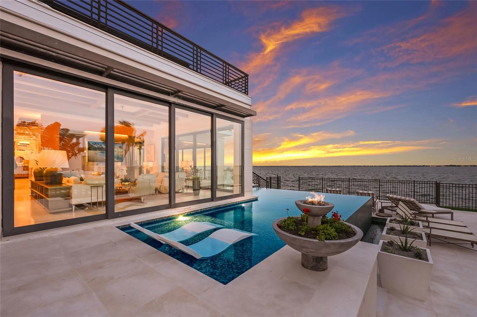 COUNTRY CLUB SHORES SEC 02 - Residential