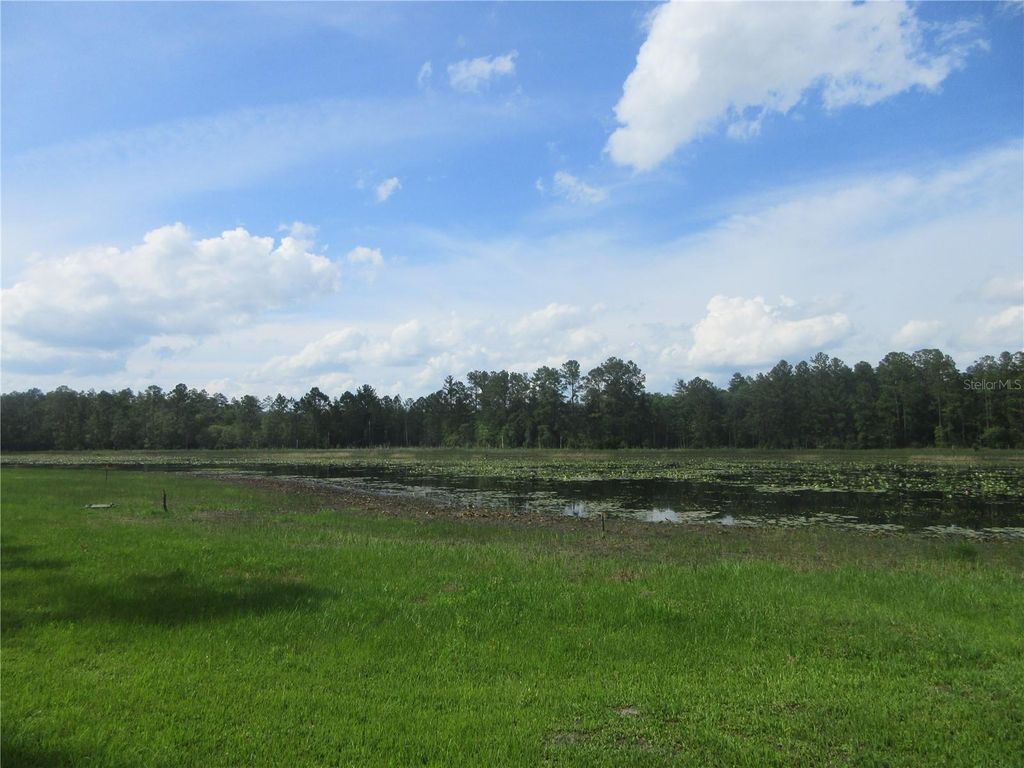 Photo of 0 SE 10th Street, Silver Springs, FL 34488 (MLS # OM725798)