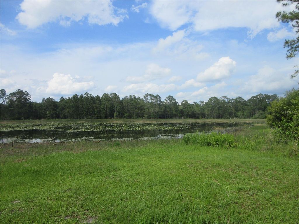 Photo of 0 SE 10th Street, Silver Springs, FL 34488 (MLS # OM725798)