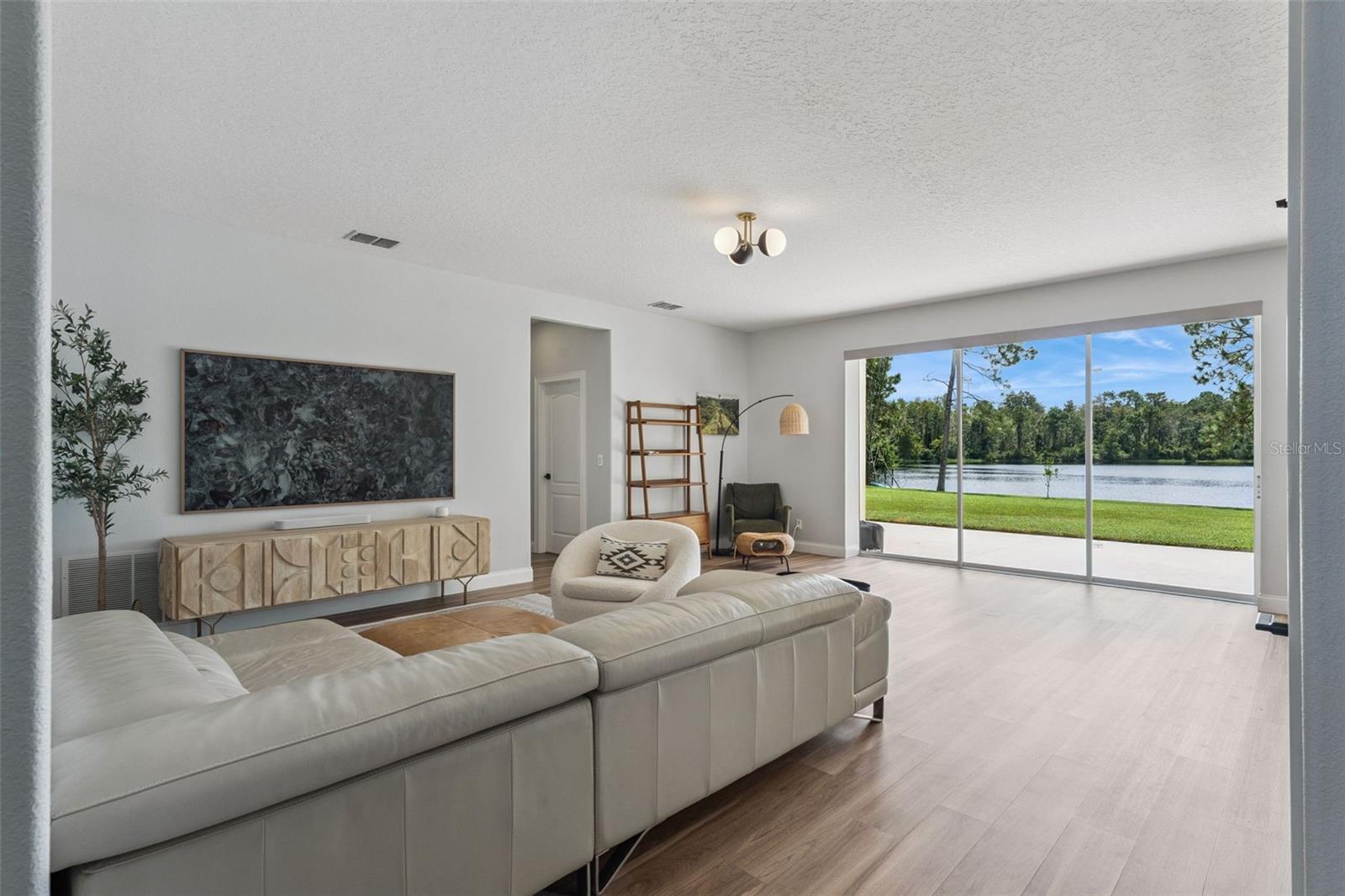 Casas a venda 2 - Jen Dantas 10072 OAK QUARRY DRIVE