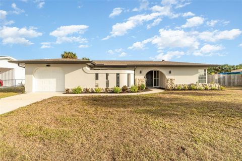 1247 PRICE CIRCLE NW PORT CHARLOTTE FL 33948