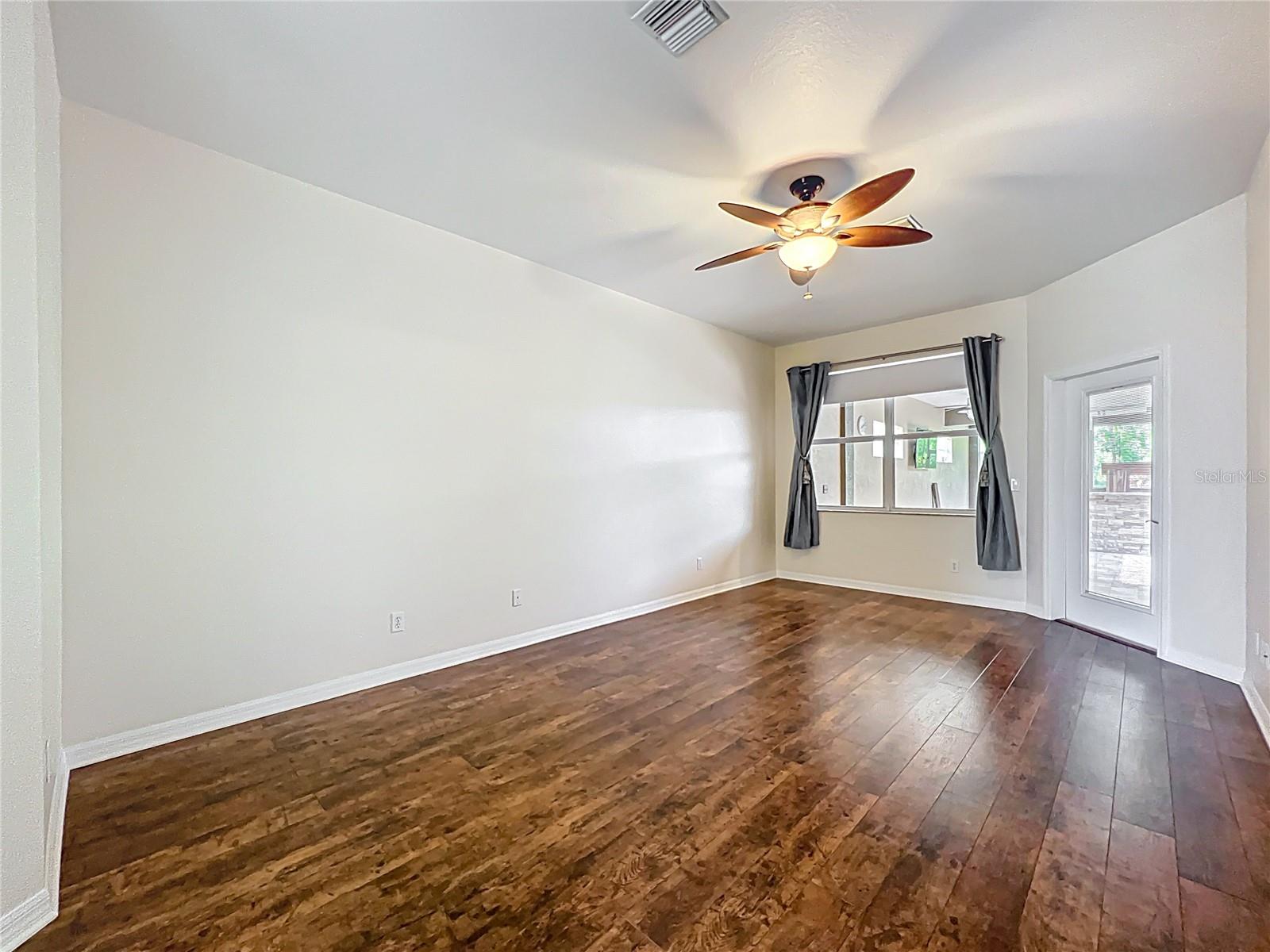 4239 CORSO VENETIA BOULEVARD